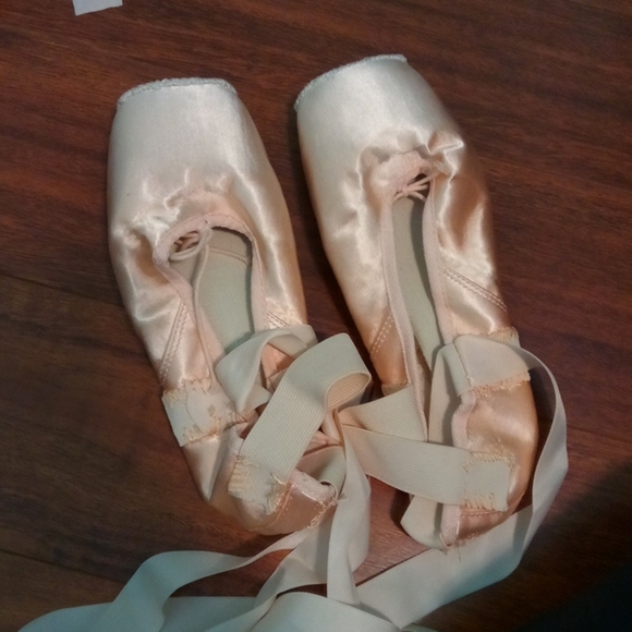 Point shoes - Picture 1 of 2